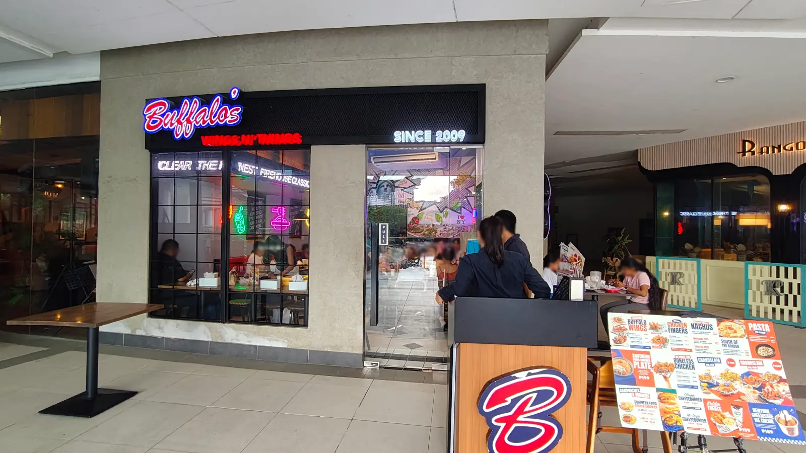 BUFFALO'S WINGS N' THINGS in Festival Mall